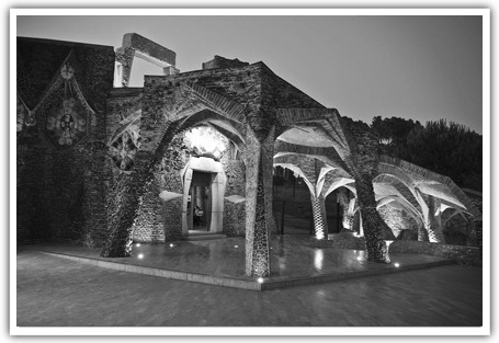 Colonia Guell's crypt